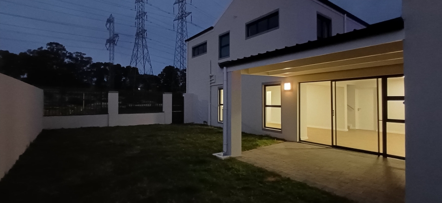 To Let 3 Bedroom Property for Rent in Jakarandas Western Cape